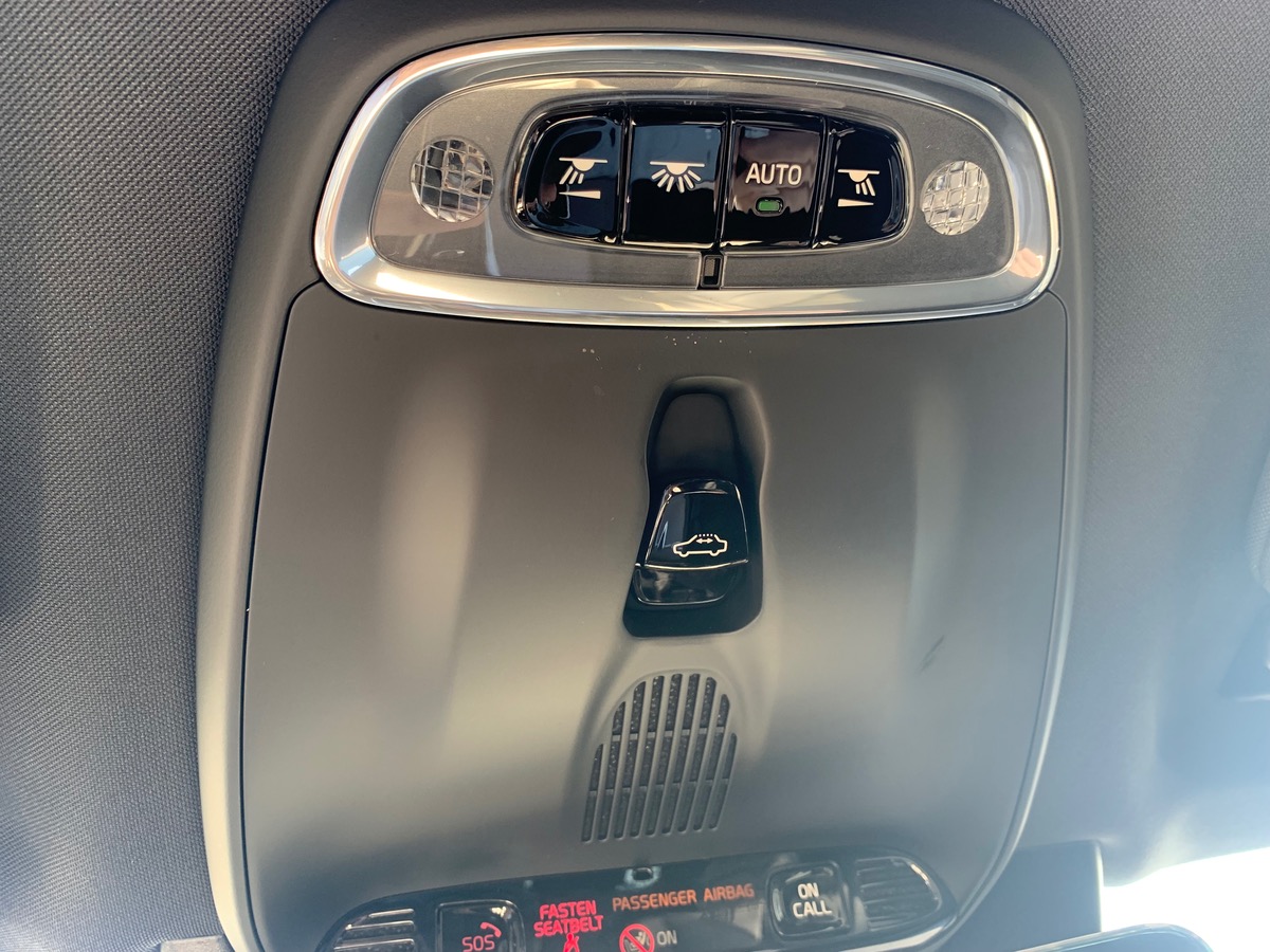 Volvo XC90 388 | R-DESIGN | Pack Prestige | Attelage | Toit ouvrant Panoramique | Caméra de recul