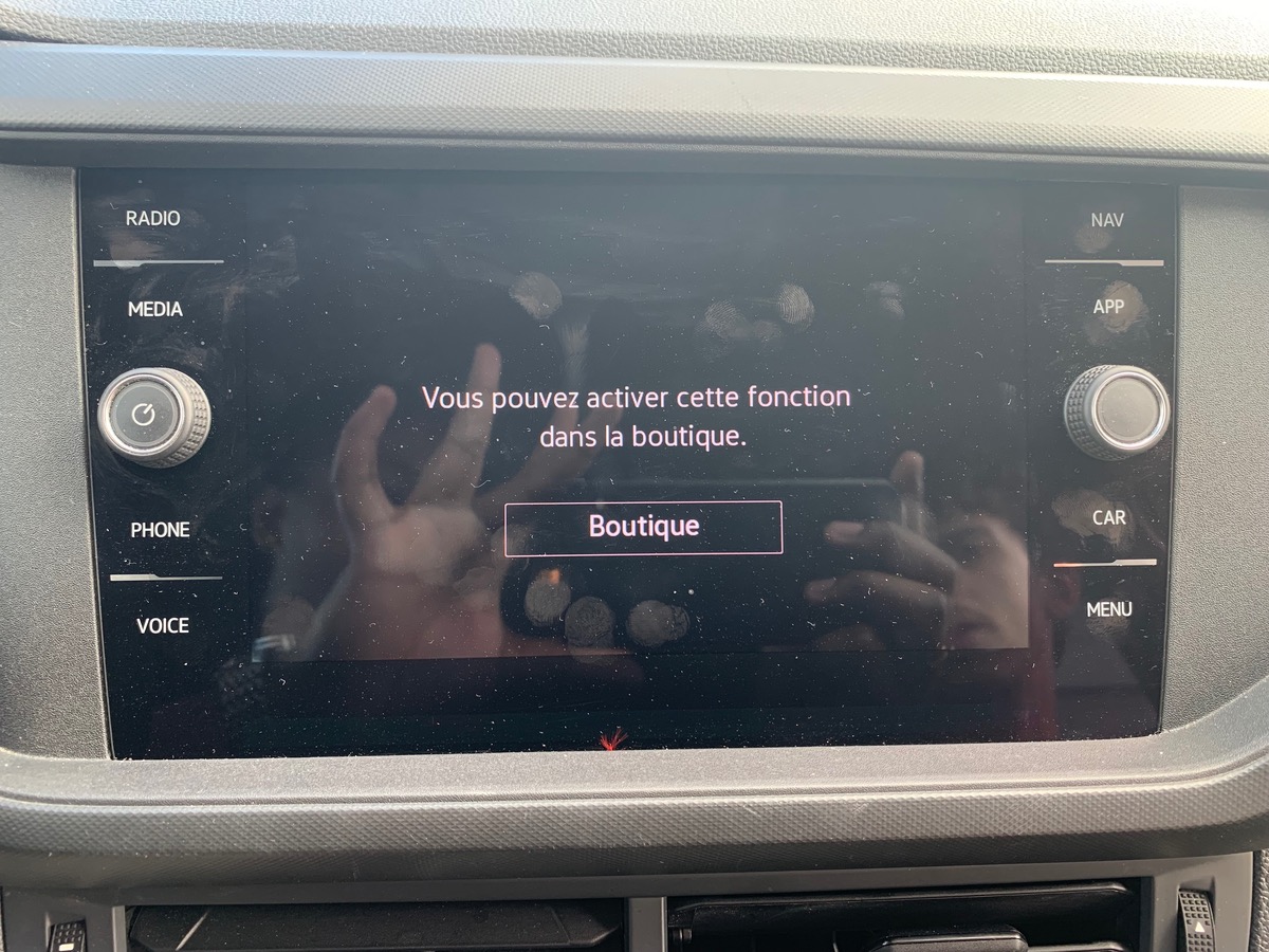 Volkswagen T-Cross 95 ch | Base | Attelage | Pack Stationnement arriére avant | Climatisation