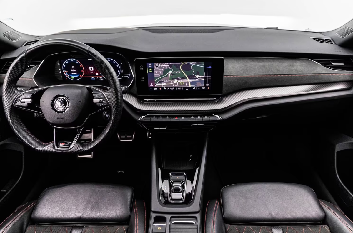 Skoda Octavia Combi IV 2.0 TDI 200ch RS DSG7/Attelage/Toit ouvrant/Matrix/Aff tête haute