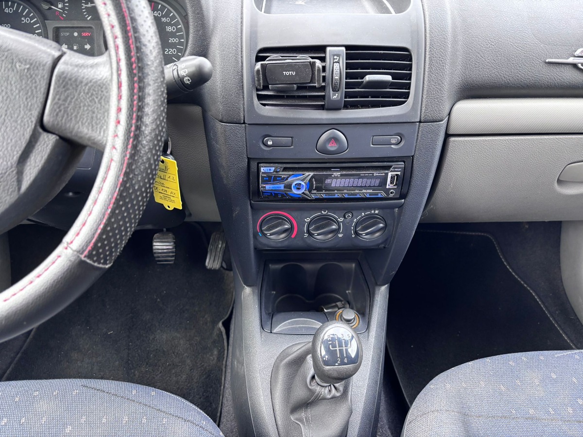 RENAULT Clio II 1.2 75 5 portes Authentique - Distribution neuve - Garantie