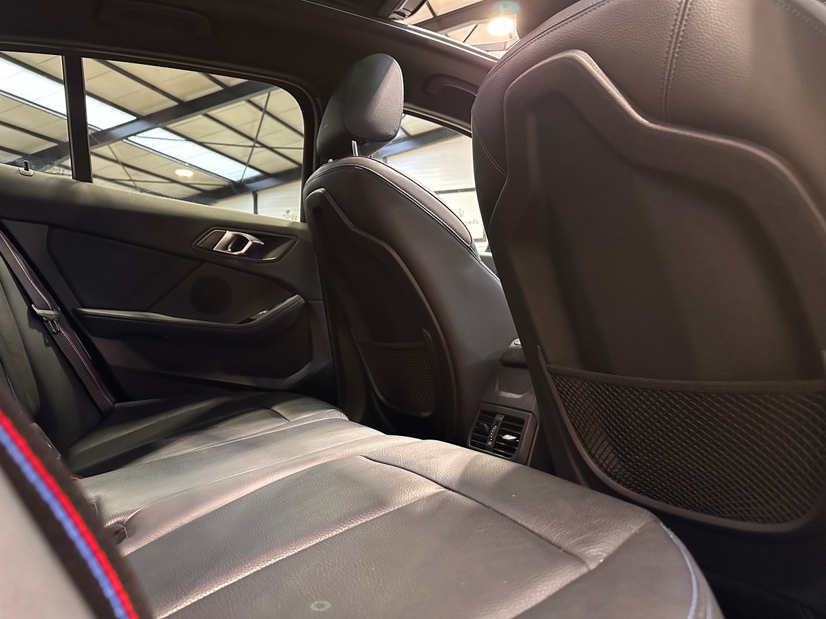 Bmw Série 1 F40 118d 150 cv M Sport BVA8 118 - 1ère Main FR - Toit ouvrant / Caméra / CarPlay