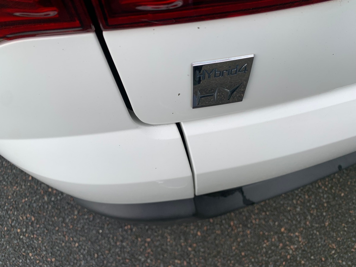 Peugeot 3008 200 ch | 2.0 e-HDi HYbrid4 Pack ETG6 + Electric | GPS | Bluetooth | Régulateur vitesse