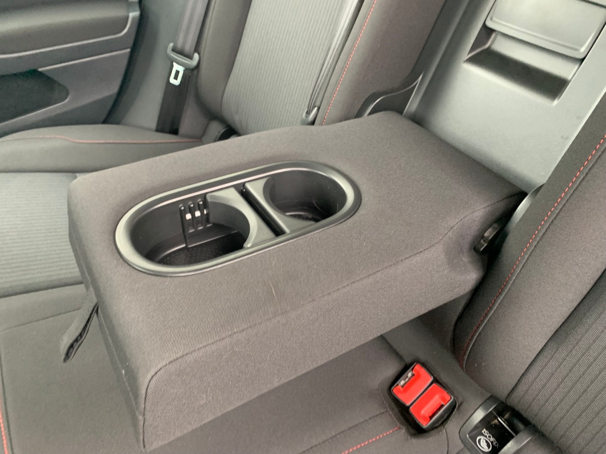 Volkswagen Golf 125 | Sound | Caméra recul | Régulateur | GPS | Apple car play | Attelage amovible