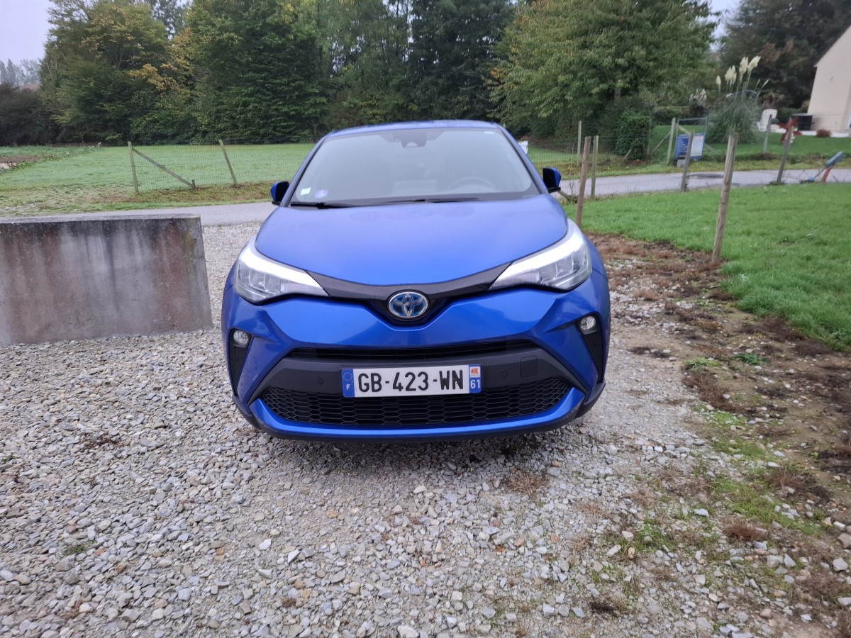 Toyota C-HR 184 ch | Édition | Attelage | Régulateur de vitesse adaptatif | Caméra de Recul
