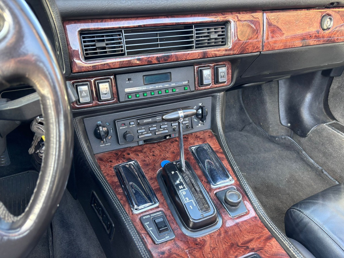 Jaguar XJS Cabriolet V12 289cv boite automatique