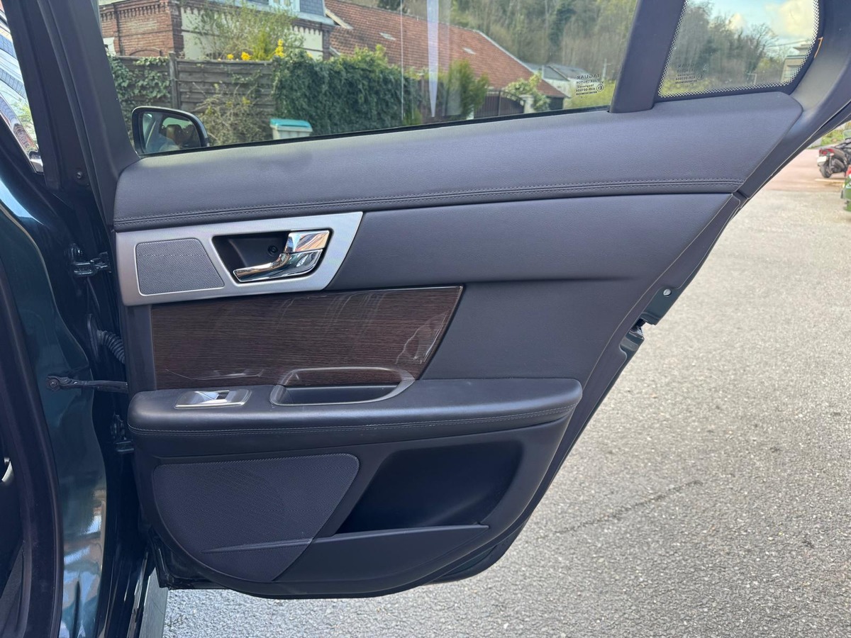 Jaguar XF 2.2D 200CV SPORTBRAKE LUXE - Garantie