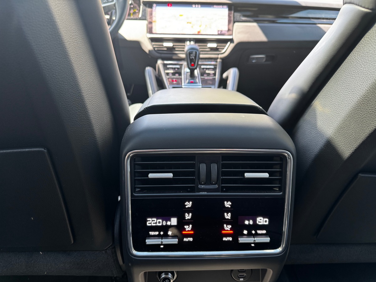 Porsche Cayenne Coupé 3.0 V6 462CV E-HYBRIDE