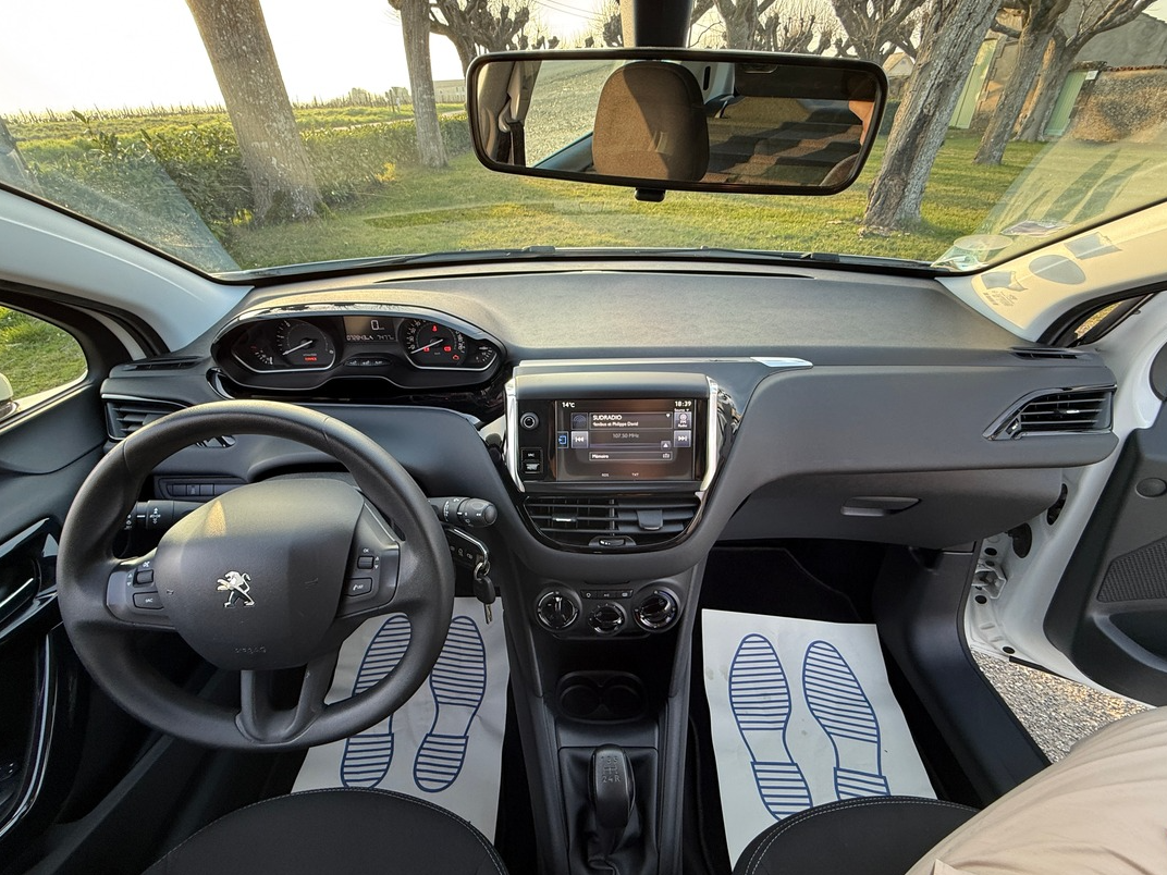 Peugeot 208 AFFAIRE 1.6 BLUEHDI 100 PACK CLIM NAV - TVA RÉCUPÉRABLE