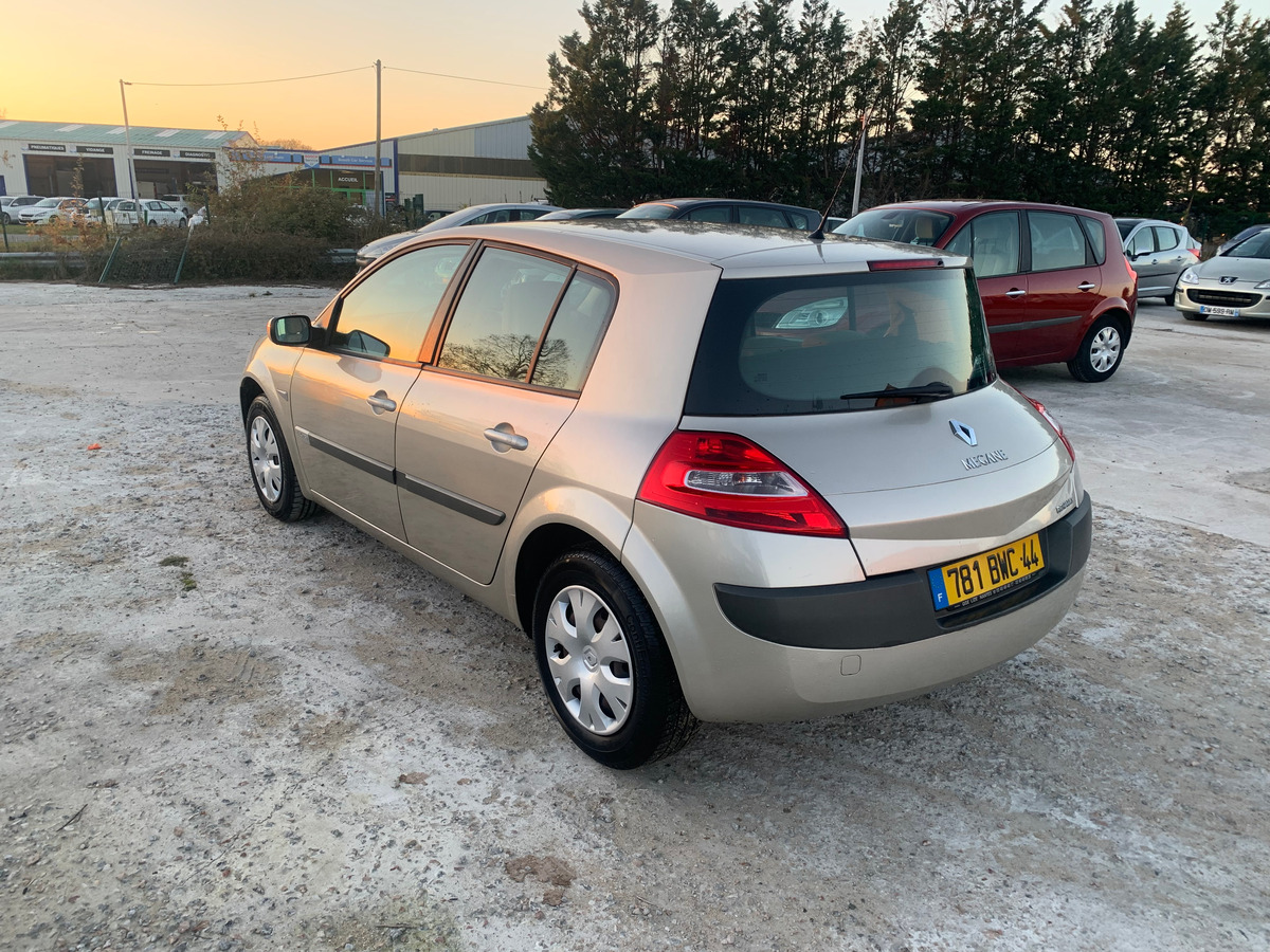 RENAULT Megane mégane 1.4i 16v - 98CH 55460KM