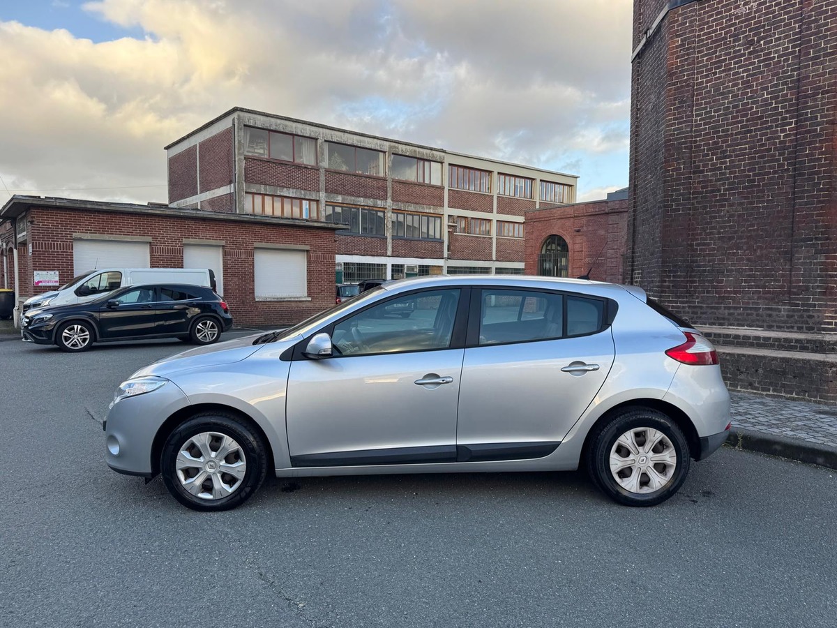 RENAULT Megane III 1.6 E85 (Flexfuel) 110cv Carminat Tom Tom  - Garantie