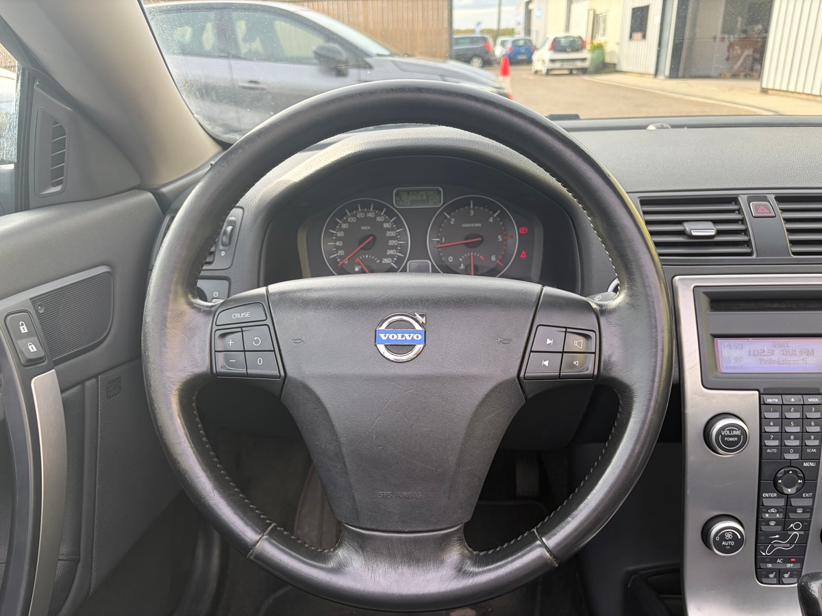 Volvo C70 CC D5 2.4 TDi 180 cv Boîte auto SIÈGE ÉLECTRIQUE A MÉMOIRE - RADAR DE RECUL - FILET