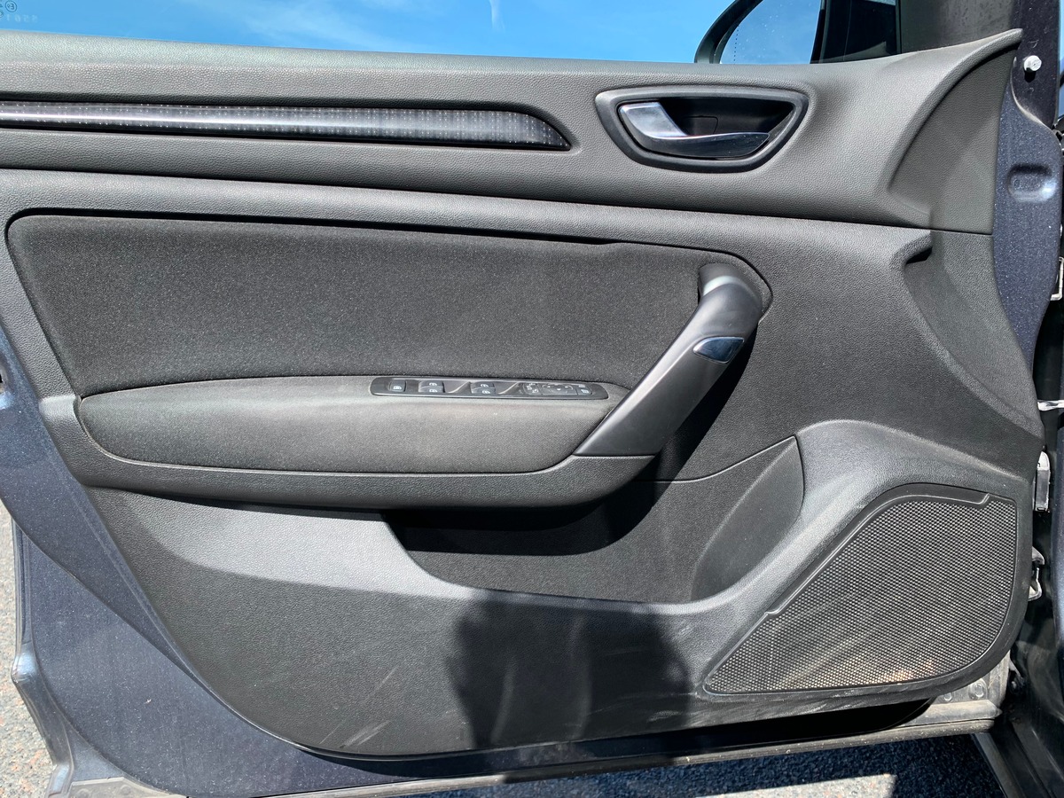 RENAULT Megane IV 110 ch | Business | Régulateur de vitesse | GPS | Boite automatique | Roue secours