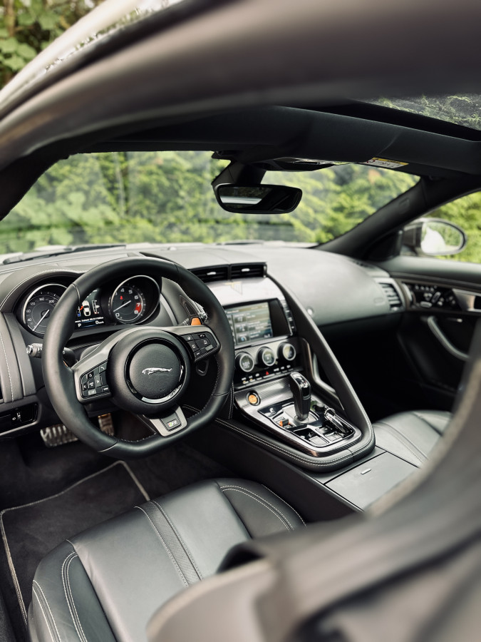 Jaguar ftype R 550