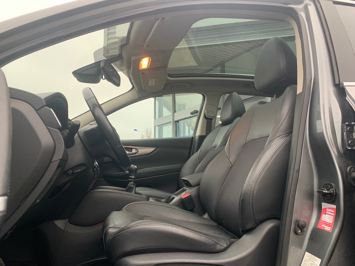 Nissan Qashqai 130 ch | Tekna | Toit Panoramique | Caméra 360° | GPS | Attelage | Barres de Toit
