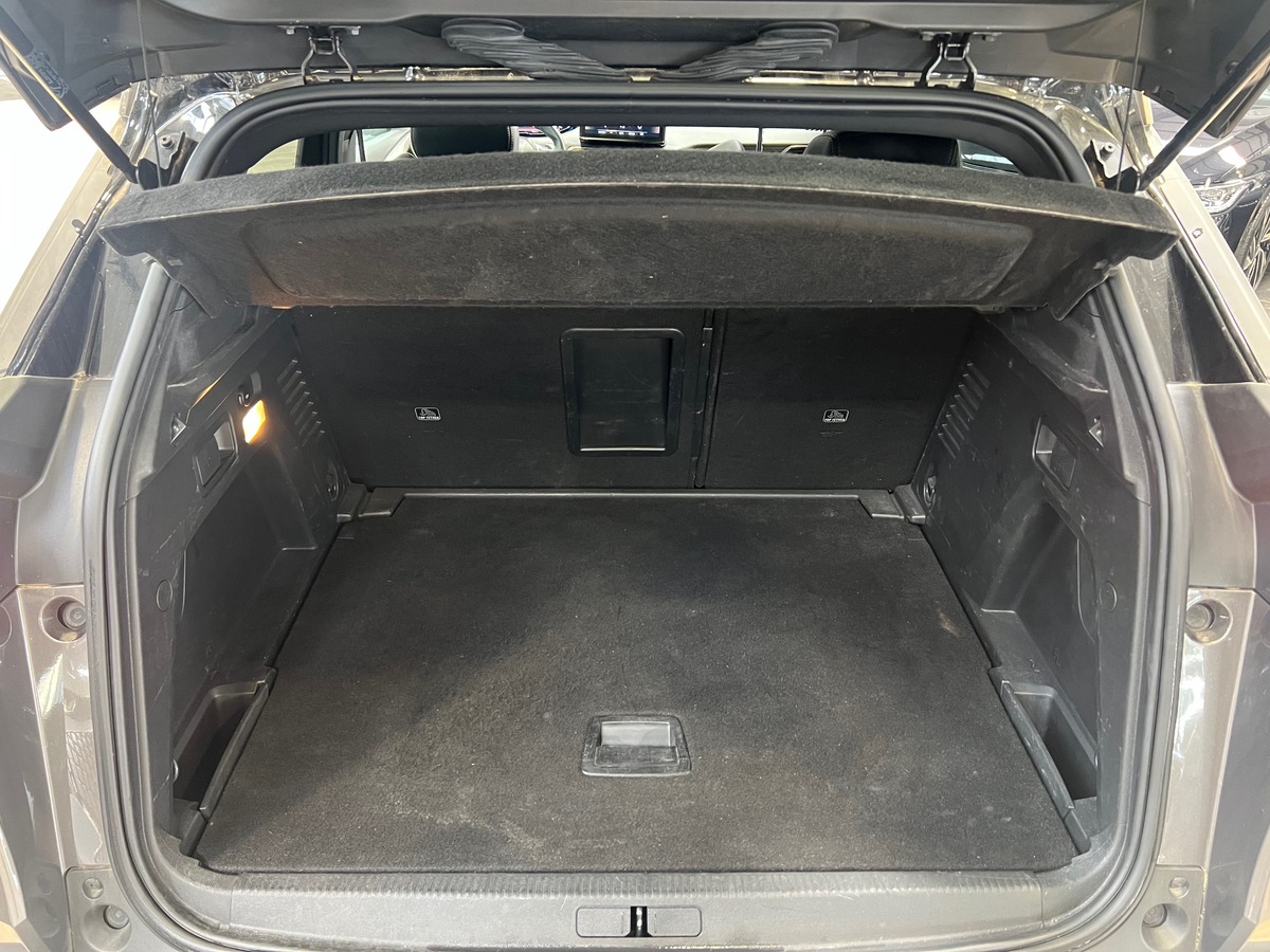 Peugeot 3008 II (2) GT 1.5 BLUEHDI 130 cv EAT8 S&S /TOIT PANORAMIQUE/CARPLAY/