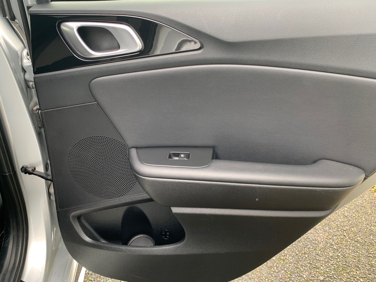 Kia Ceed 136 ch | GT LINE | Caméra Recul | GPS | Régulateur vitesse | Palettes vitesses au Volant