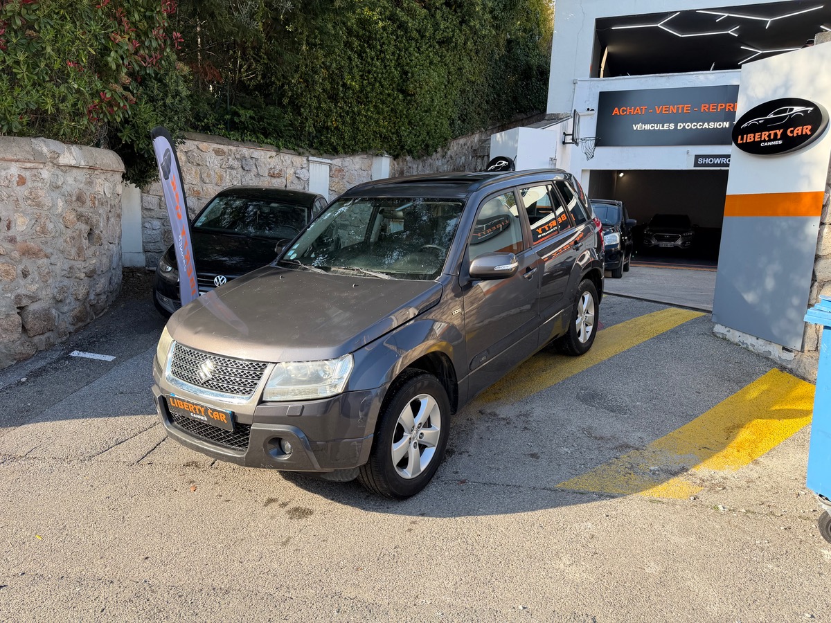 Suzuki Grand Vitara 1.9 DDIS 129 CV / 1er Main / 4WD / Toit Ouvrant / 5 Portes / GPS /Cim