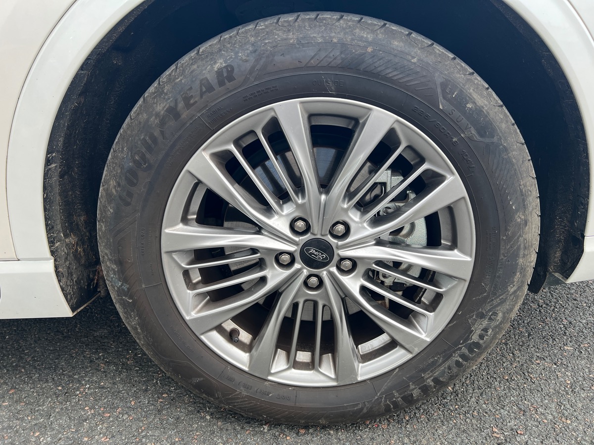 Ford KUGA PHEV 225 ch | VIGNALE | Toit Panoramique | Attelage | Roue secours | Pack Technologique