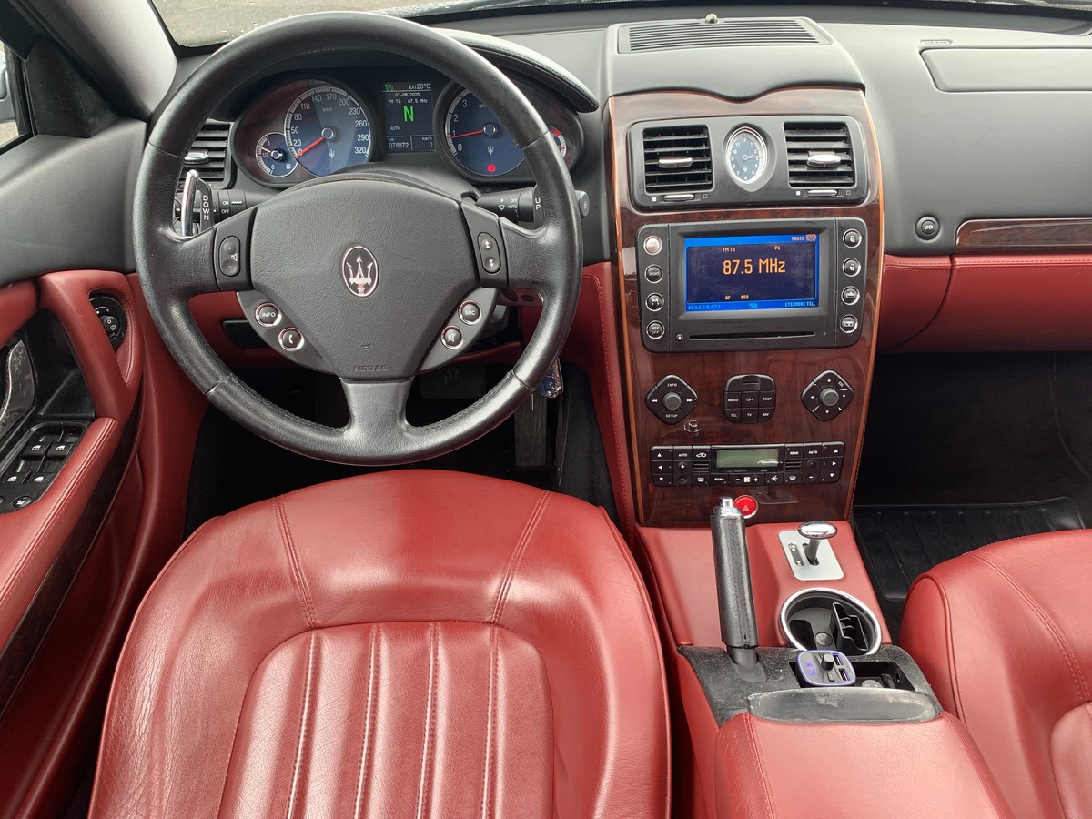 Maserati Quattroporte 4.2 | 401 chevaux | GPS | Régulateur de vitesse | Toit ouvrant électrique