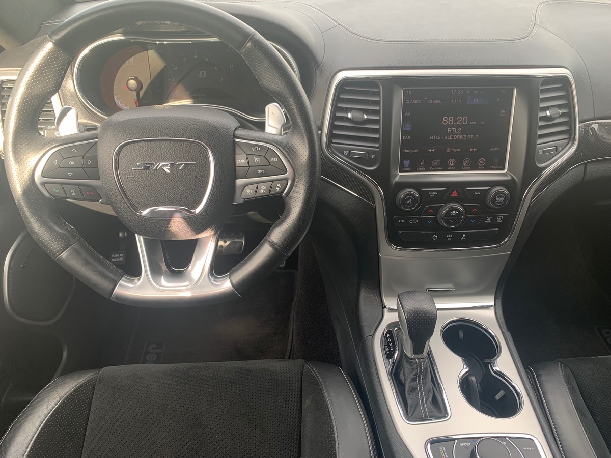 Jeep Grand Cherokee 468 ch | SRT | Attelage amovible | GPS | Caméra de recul