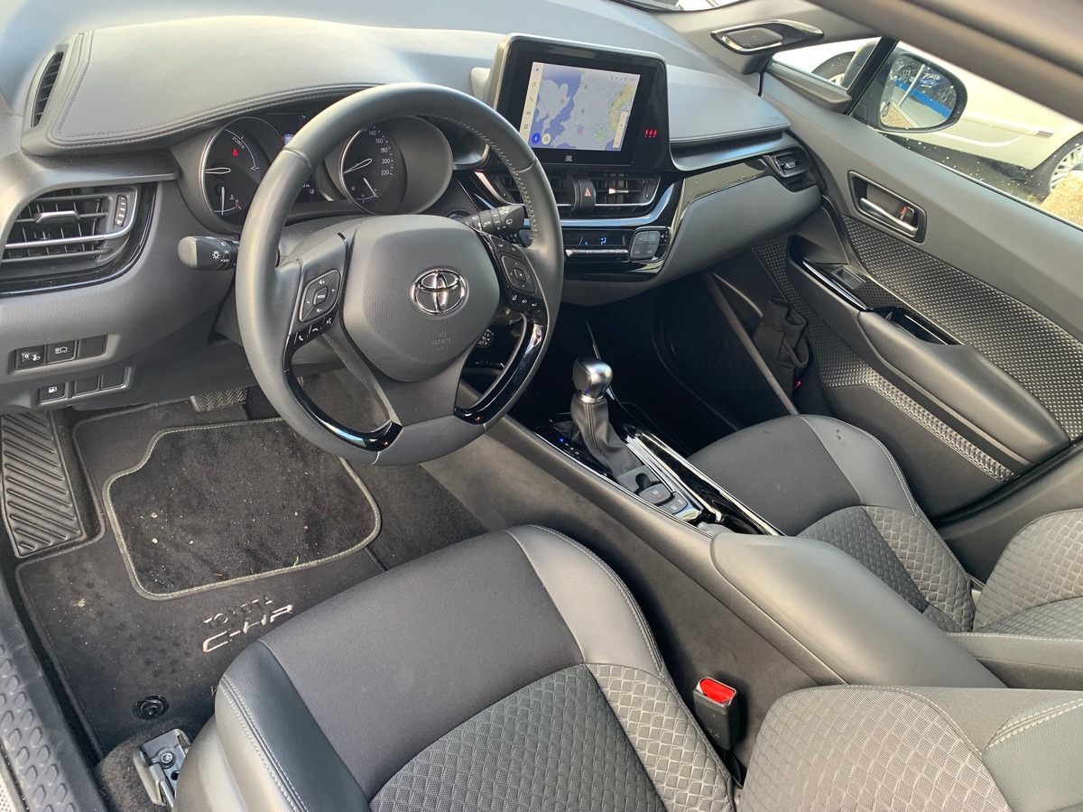 Toyota C-HR 184 ch | Attelage | GPS | Radio JBL | Caméra recul | Radar stationnement arriére, avant