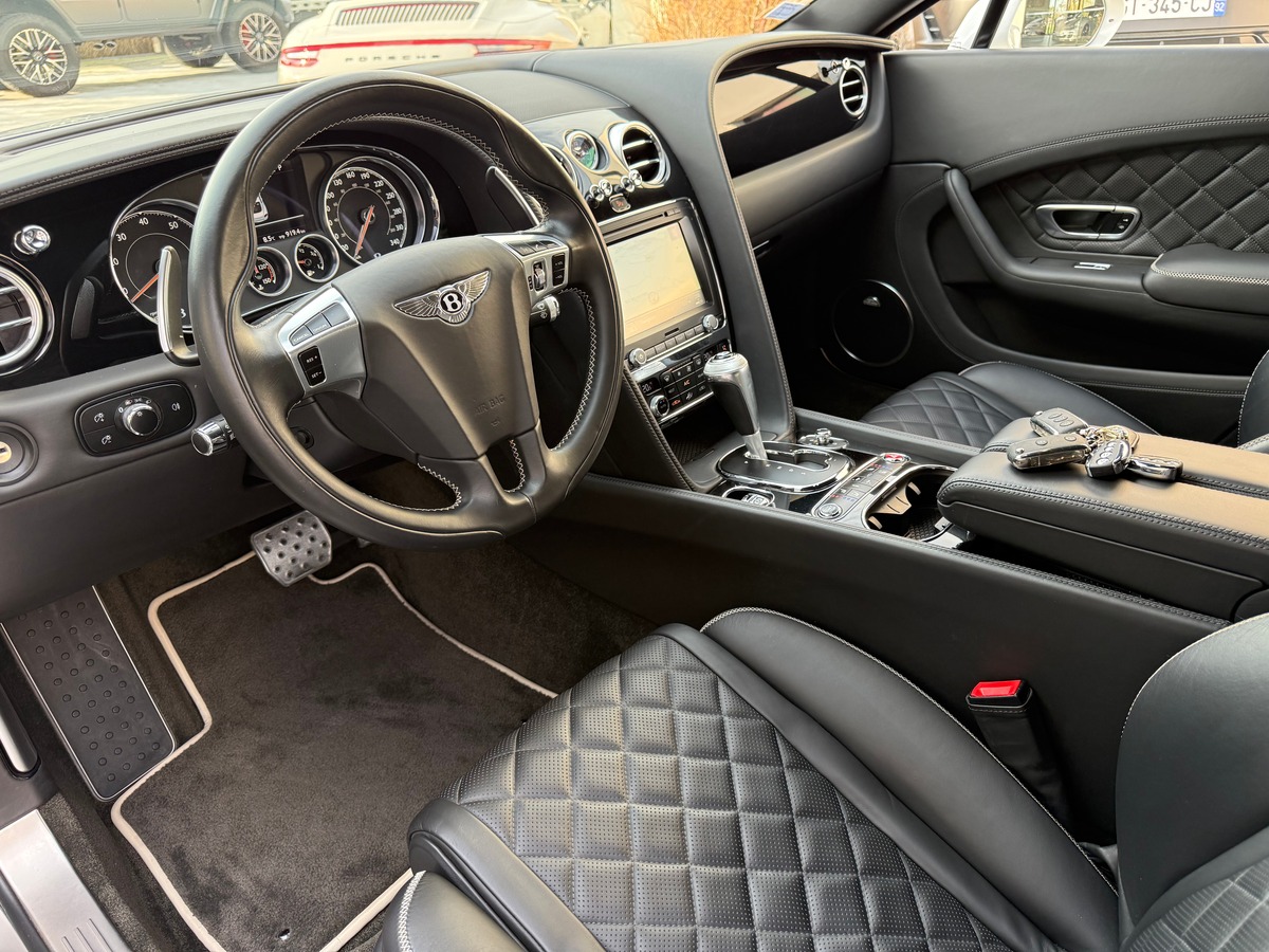 Bentley Continental GT 4.0 V8 S 528 CH / CARNET / 48101 KMS