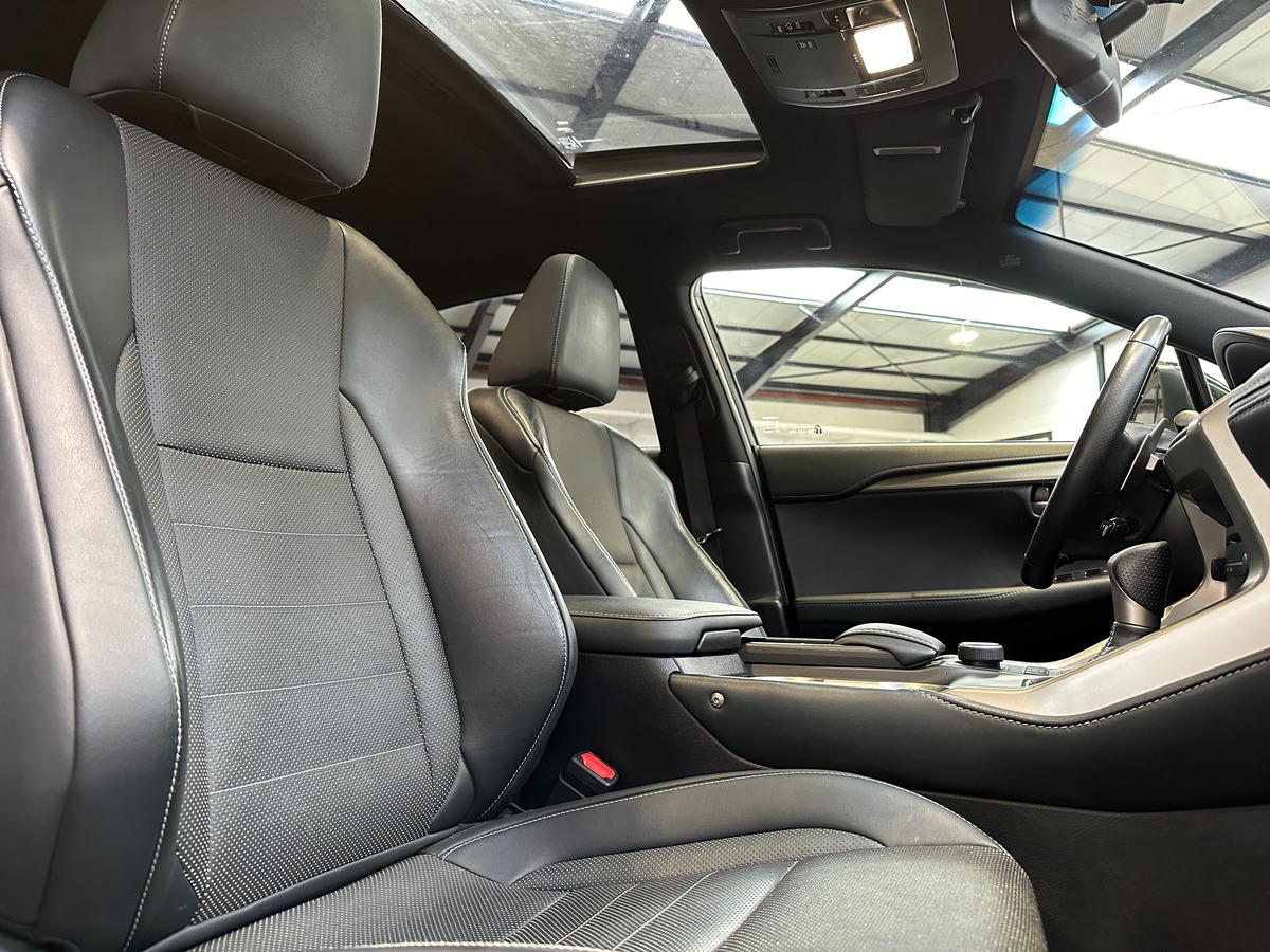 Lexus NX 300h 2.5 197 cv F SPORT Hybrid 4WD E-CVT 155 ch