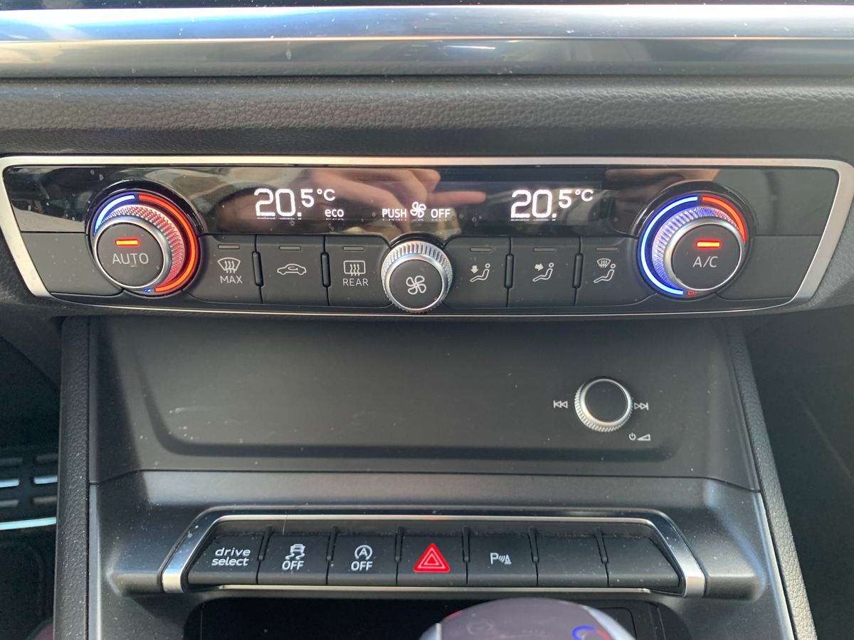 Audi Q3 Sportback 150 ch | S-Line | Caméra de recul | Apple car Play | Coffre assisté électriquement