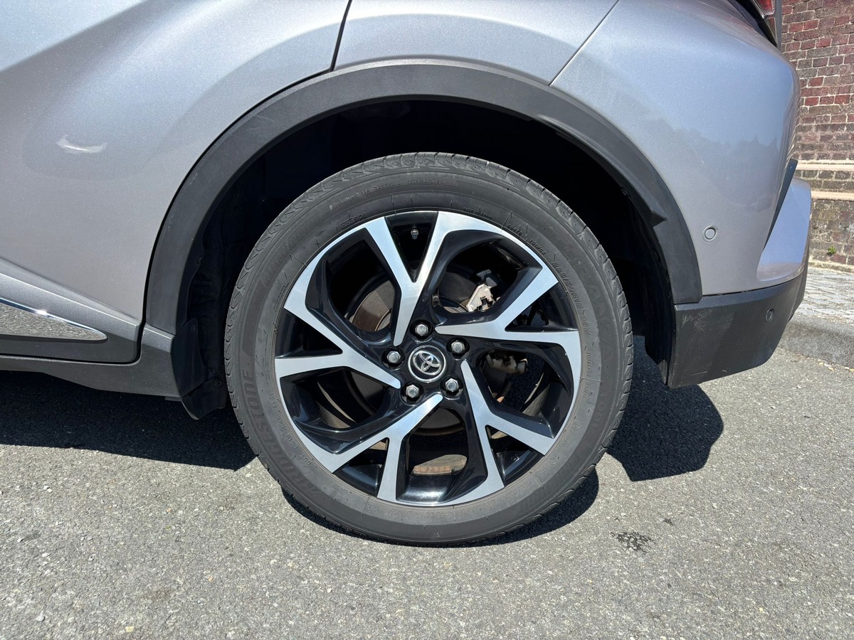 Toyota TOYOTA C HR 122ch Collection 2WD E-CVT - Crochet d'attelage