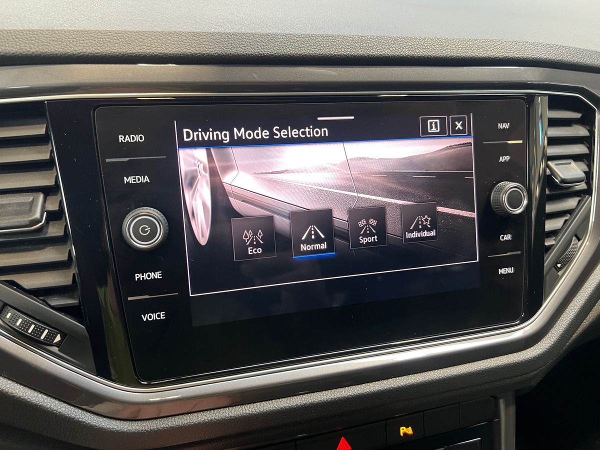 Volkswagen T-Roc 1.5 TSi 150 cv EVO DSG7 R-LINE