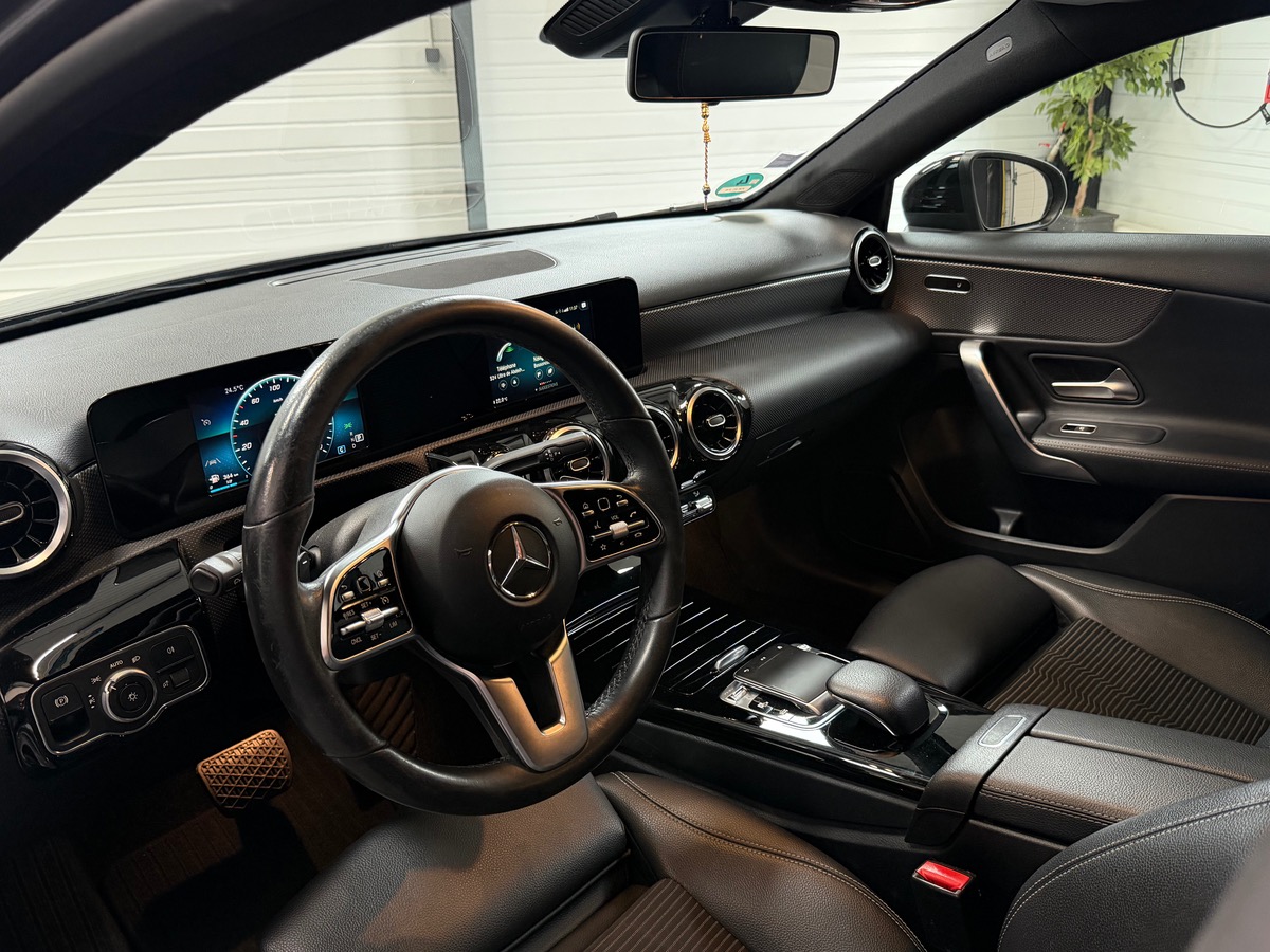 Mercedes-Benz Classe A 180 1.3 Ti 16V 7G-DCT 136 cv Boîte auto