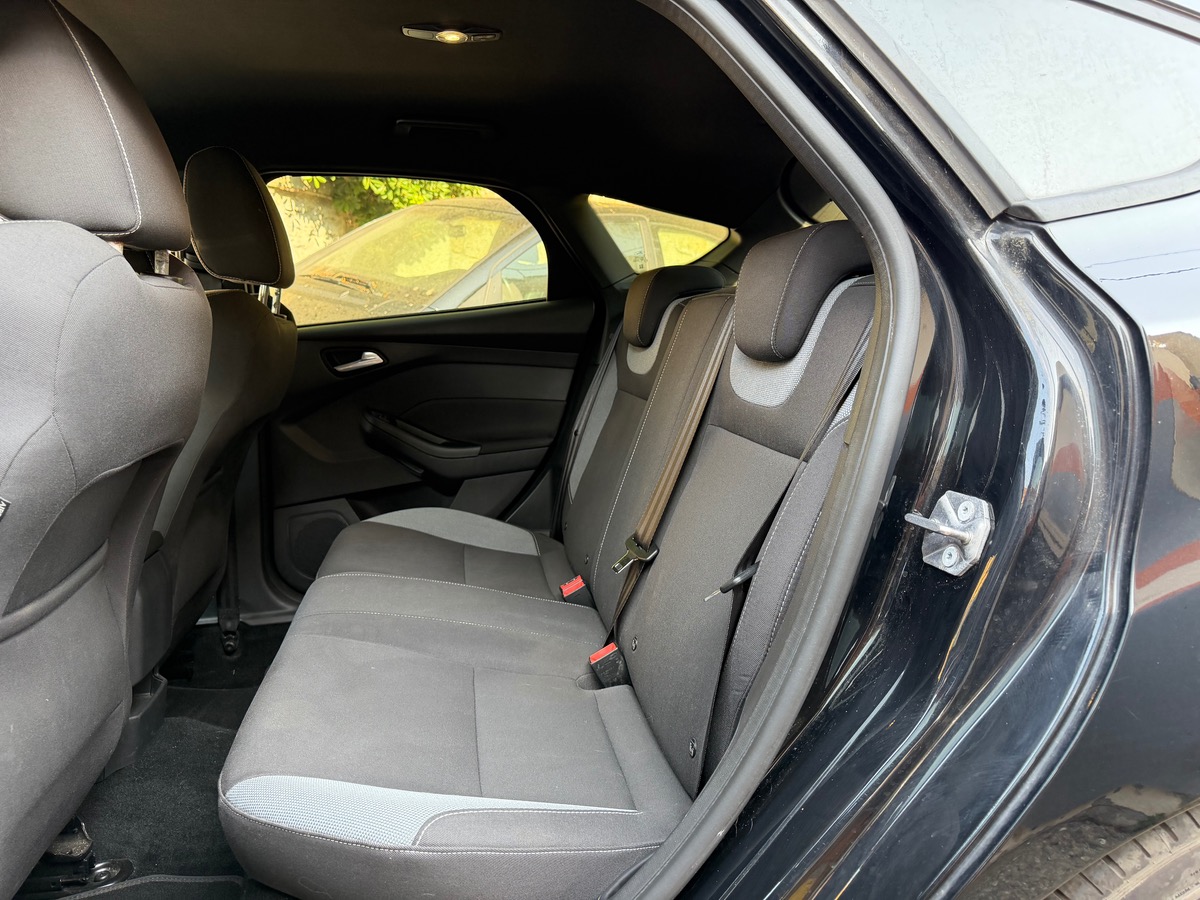 Ford Focus ST 2.0 Ti 250 CV /Pack RS /Volant Carbone/rétro intérieur Carbone / Siège Recaro/Phase 2