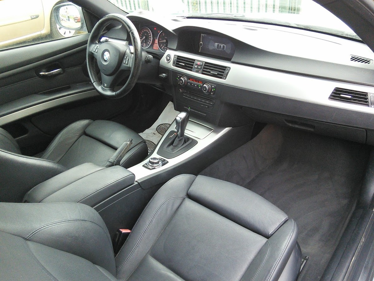 Bmw Série 3 325d 2.0  bva 197 CV sport design Origine française