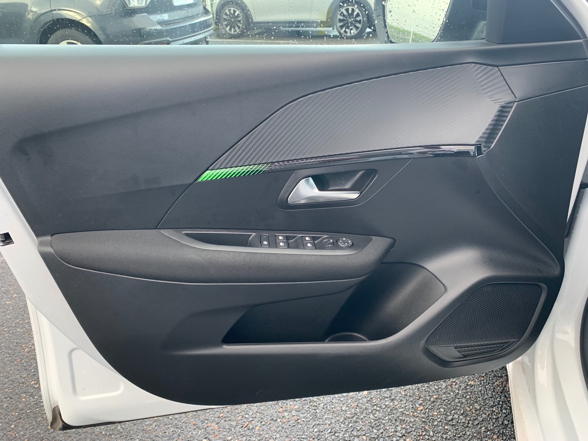 Peugeot 208 100 ch | Active | Aide stationnement arrière | Sièges avant chauffants | Écran tactile