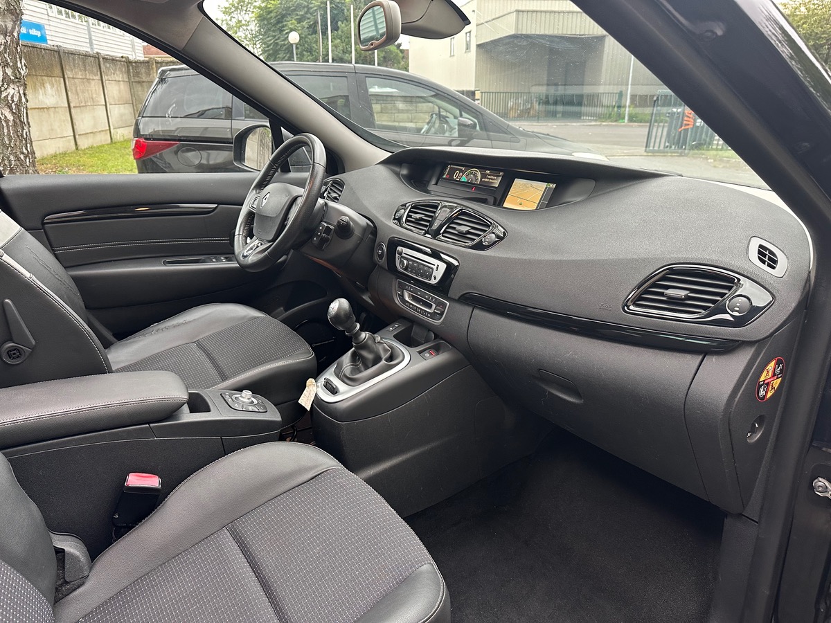 RENAULT Scenic 1.5 DCI 110 CV 1er main BOSES