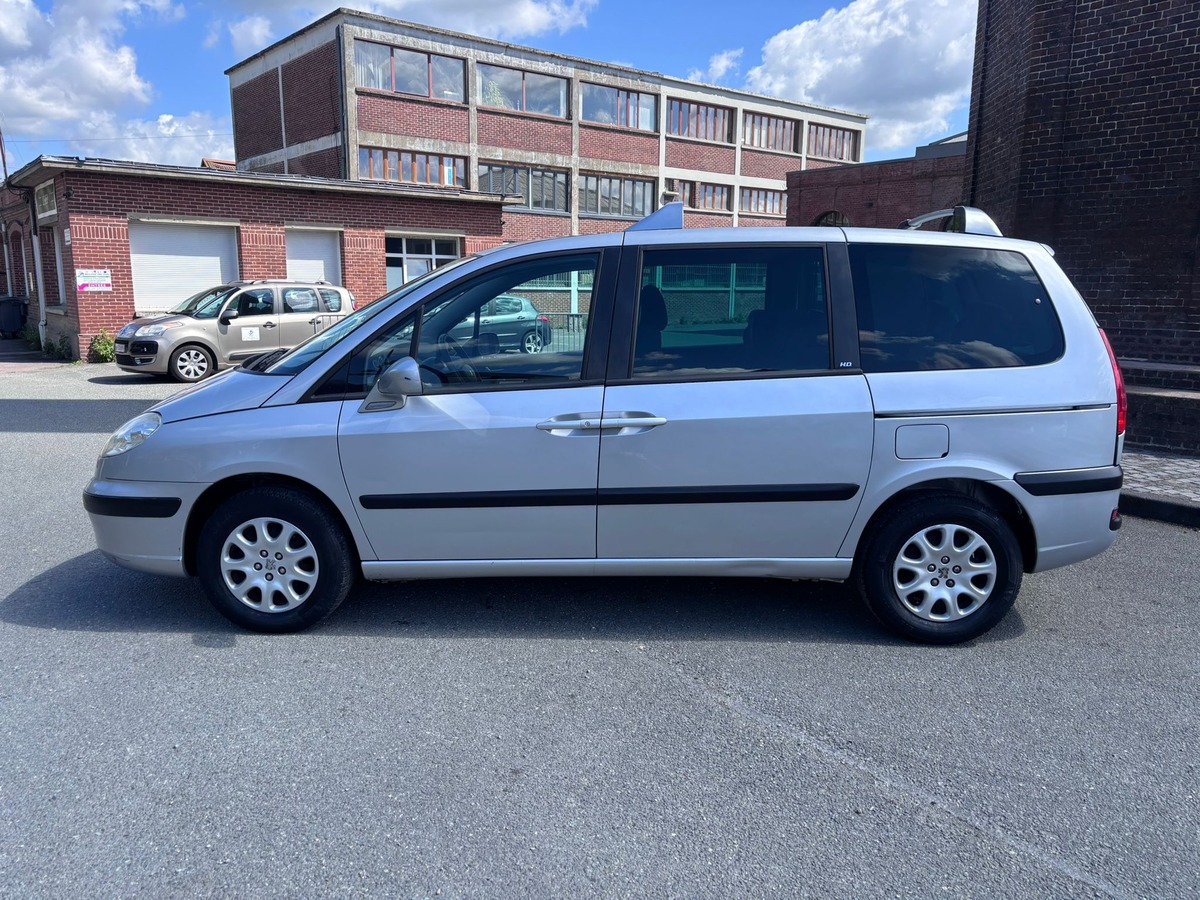 Peugeot 807 7 places 2.0 HDi 110 Confort - Distribution neuve - Garantie