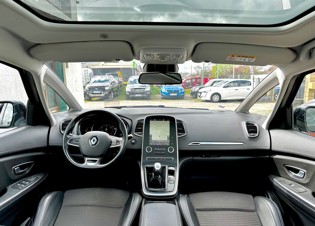 RENAULT Grand Scenic IV BLUE DCI 120 CV INTENS 7 PLACES AFFICHEUR TÊTE HAUTE / TOIT PANO / CAMÉRA