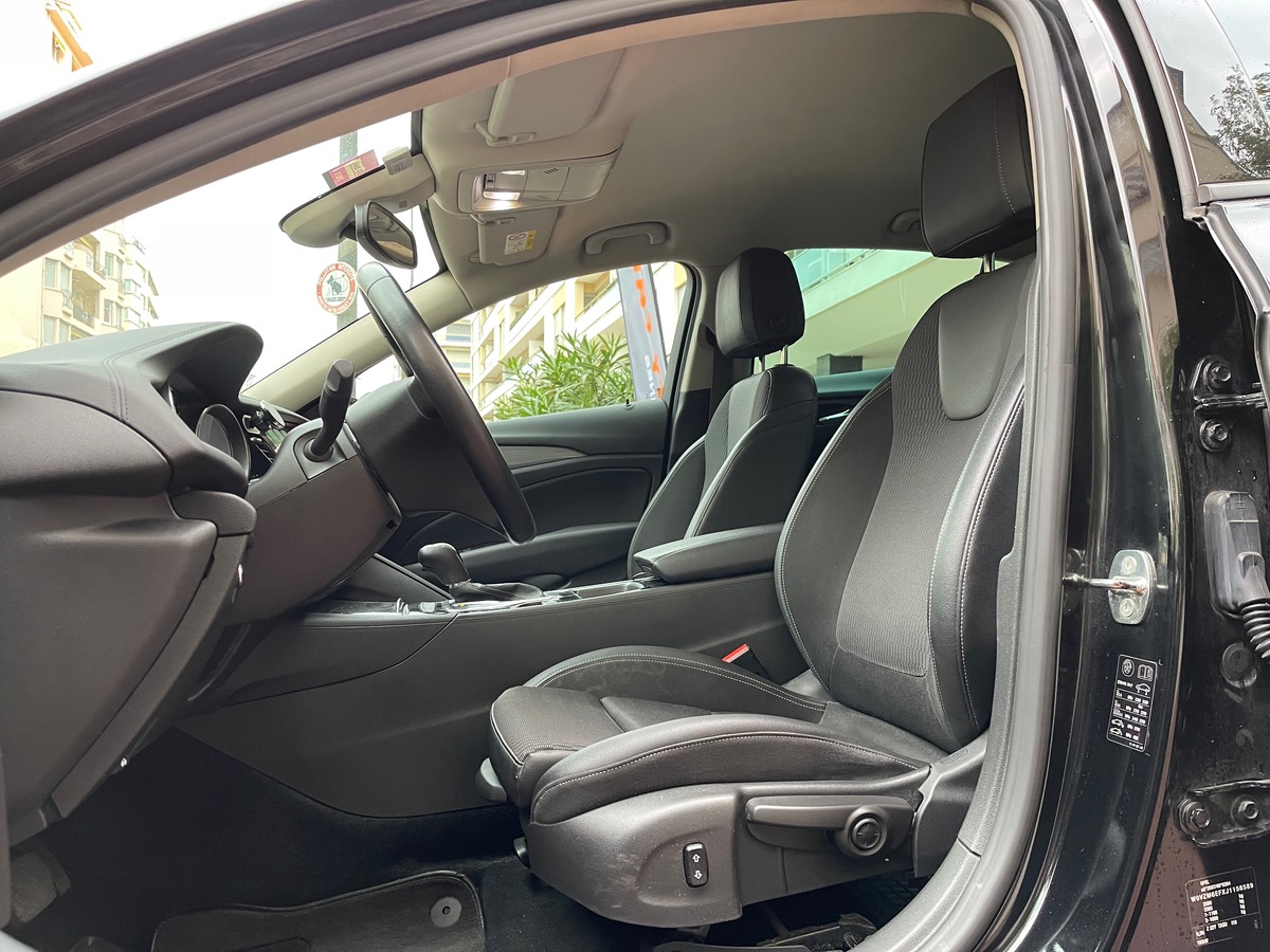 Opel Insignia grand sport 1.6 136 CV Boite neuve