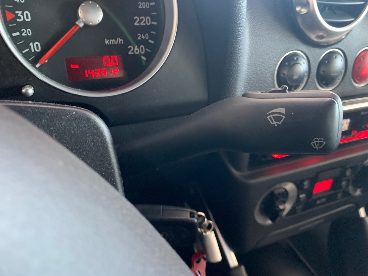 Audi TT 180 ch | Cuir | Radio | Distribution et Pompe à eau ok | Jantes Alu | Airbags