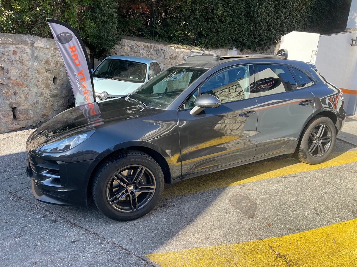 Porsche Macan 2.0 245 CV AWD / Toit ouvrant / Pack Chrono / Pack Black / Intérieur Cuir