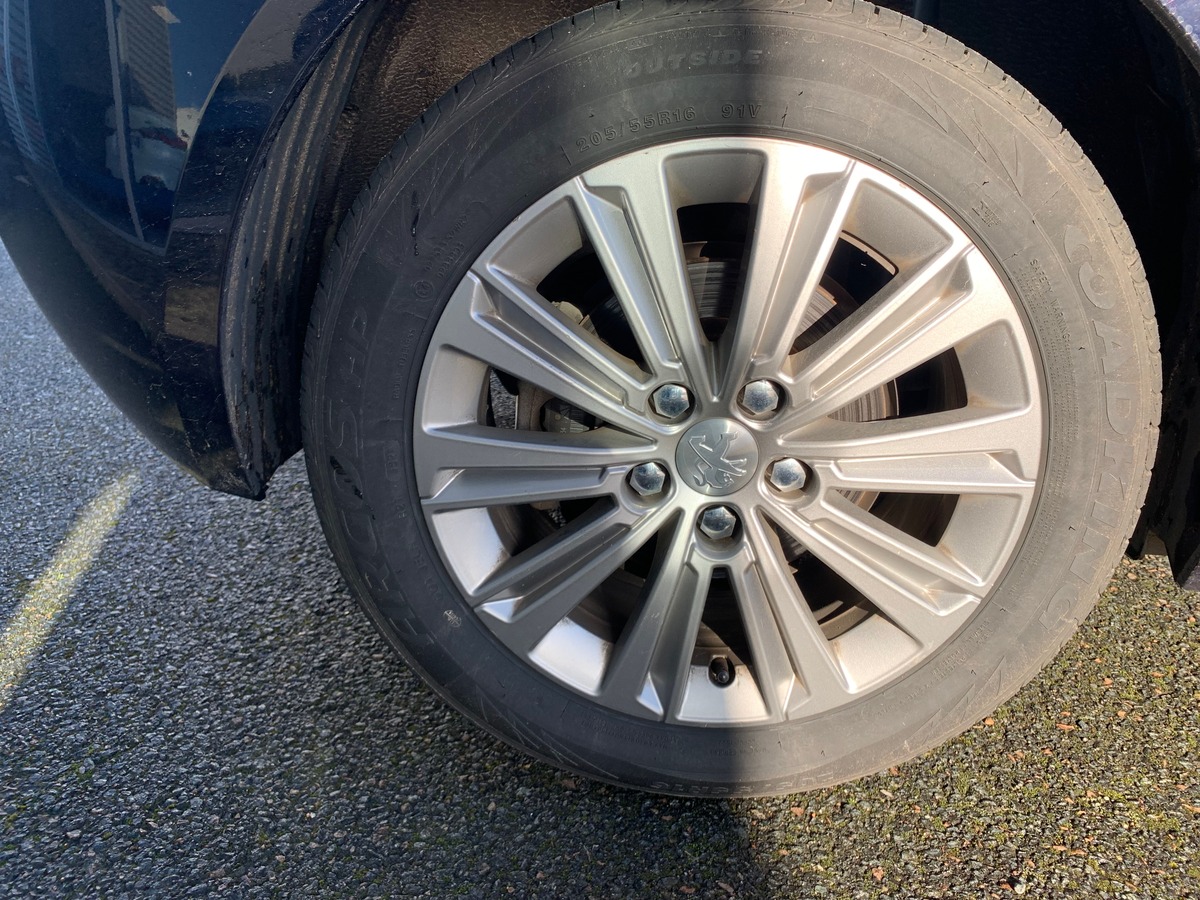 Peugeot 308 130 ch | Allure | Caméra de recul | Apple car play | Régulateur vitesse | Barres de toit