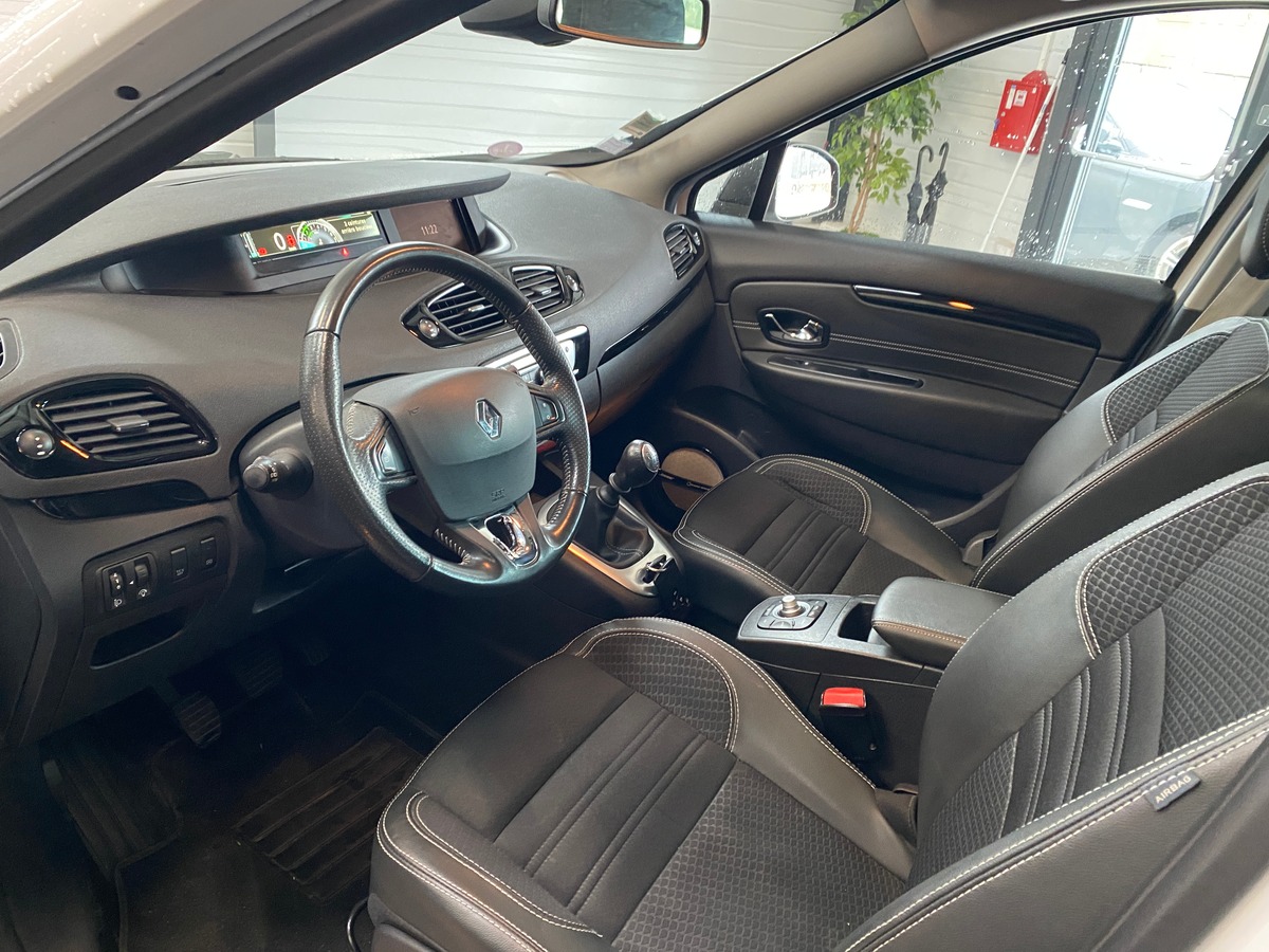 RENAULT Grand Scenic 1.2 TCE 130 ENERGY BOSE EDITION 7PL