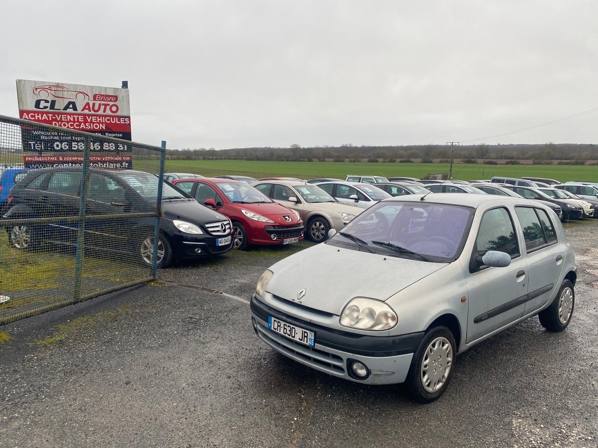 RENAULT Clio 1.4i 100cv extrême 