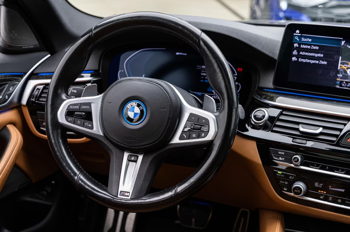 Bmw Série 5 VI 545eA xDrive 394ch M Sport Steptronic/Harman-Kardon/Toit ouvrant/Pack innovation