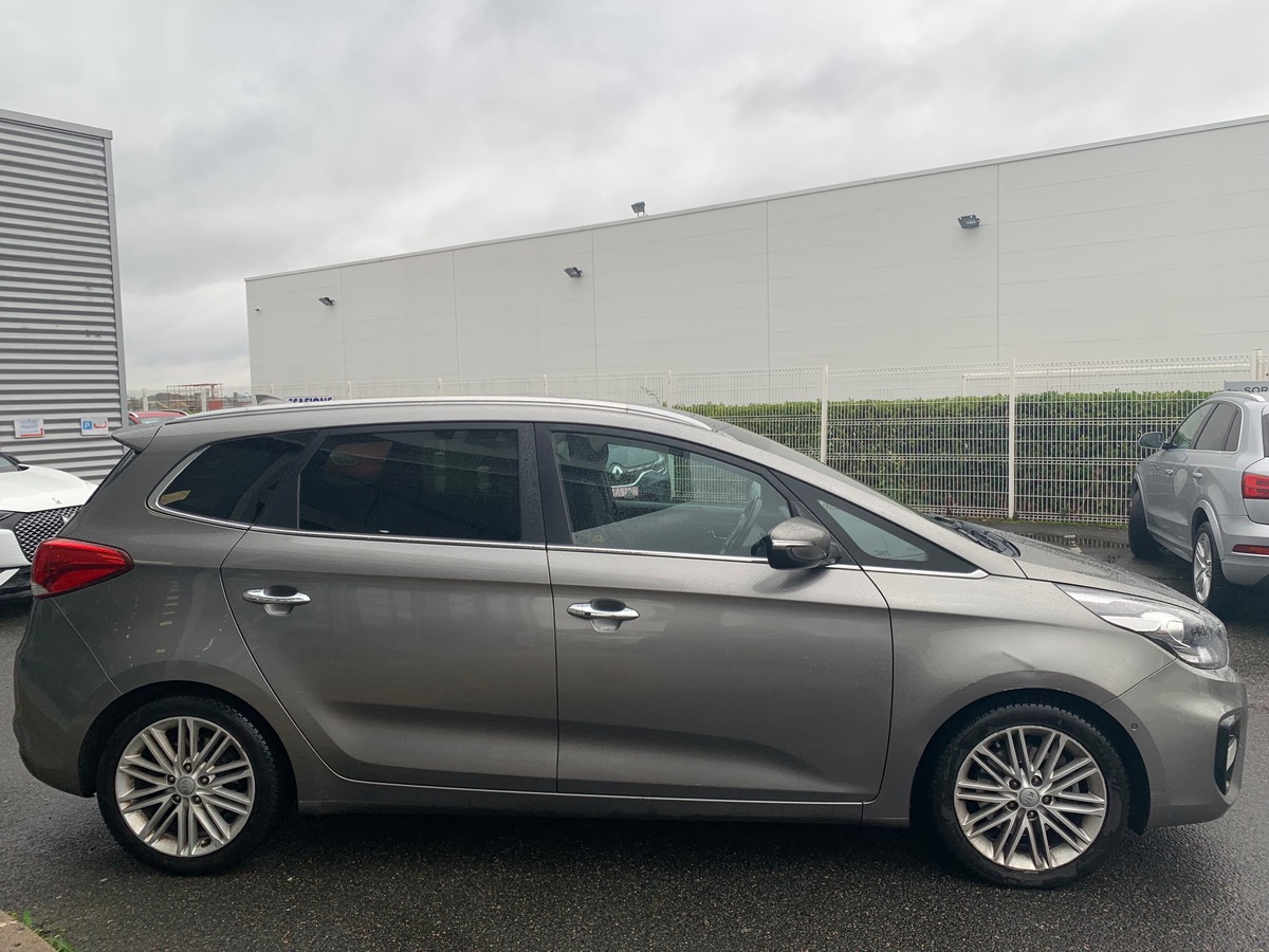 Kia Carens 141 ch | PREMIUM | 7 Places | Phase 2 | Attelage| Toit ouvrant | Caméra de recul | Jantes