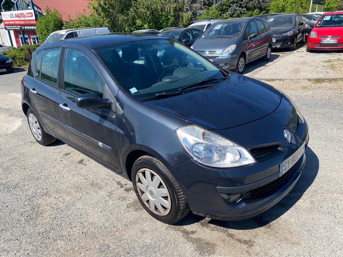 RENAULT Clio III 1.2 tce 100cv faible kilométrage d’origine 