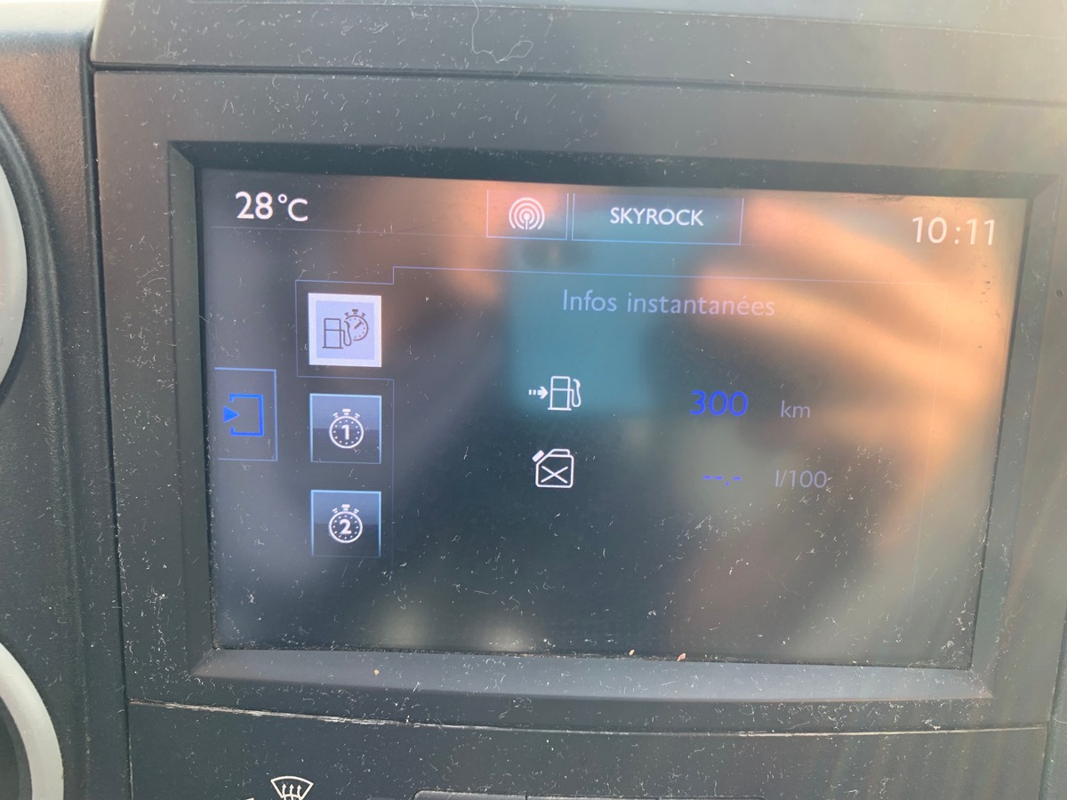 Peugeot Partner 100 ch | 5 Places | GPS | Climatisation | Attelage | Roue secours | Apple car play