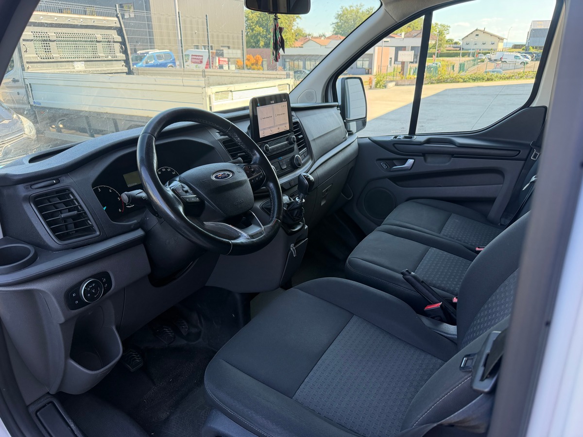 Ford TRANSIT CUSTOM 2.0 ECOBLUE 130 CH - 9 PLACES - ATTELAGE