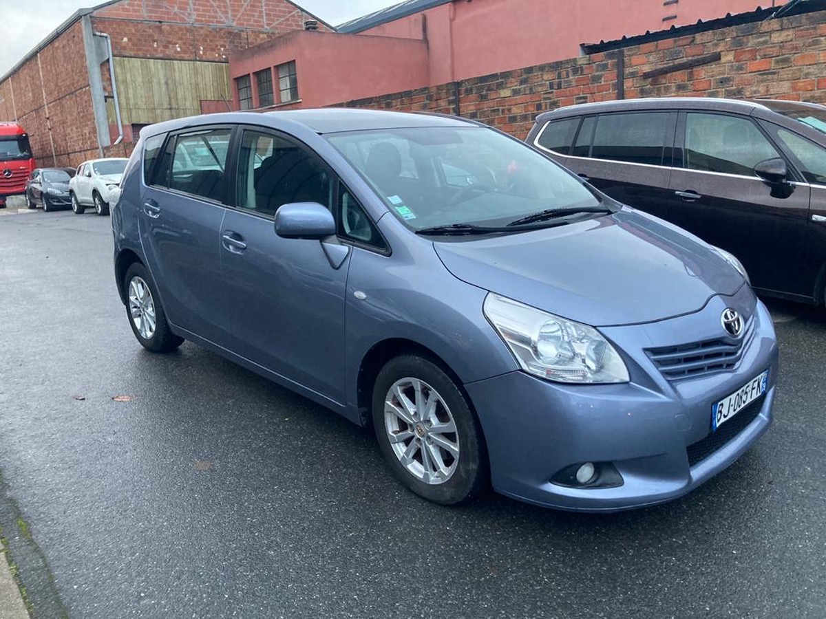 Toyota Verso 2.0 D-4D 126 CV 7place 4X fois
