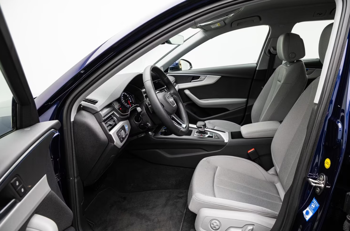 Audi A4 Avant V 45 TFSI 265ch Advanced quattro S tronic 7 Bleu Navarre Caméra 360
